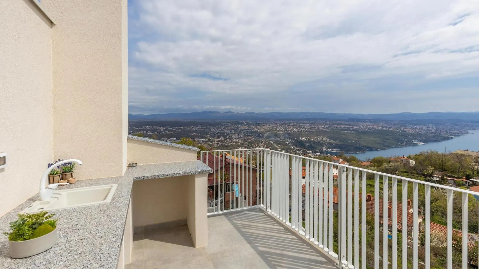 Gorgeous Apartment In Bregi With Wifi Breza
